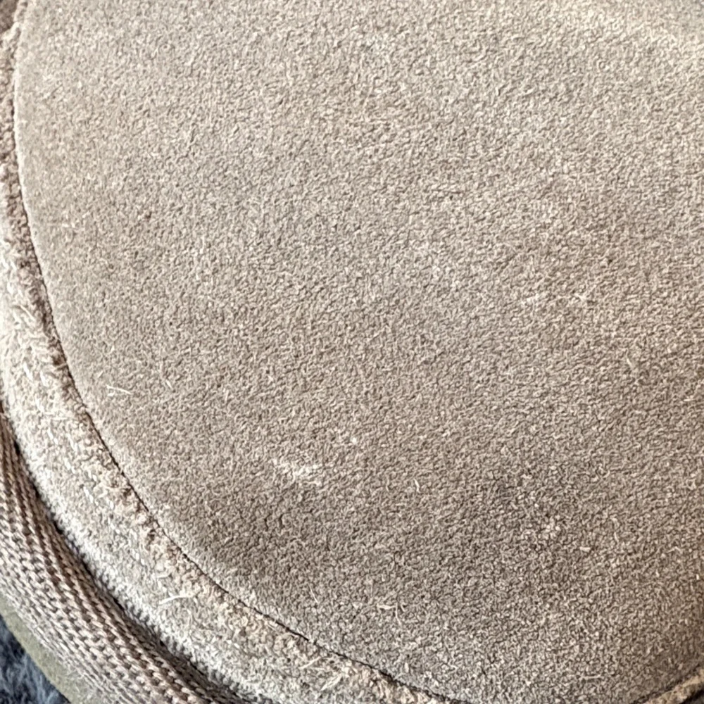 EUC Men’s Ugg Neumel Boots Taupe Suede Size 7